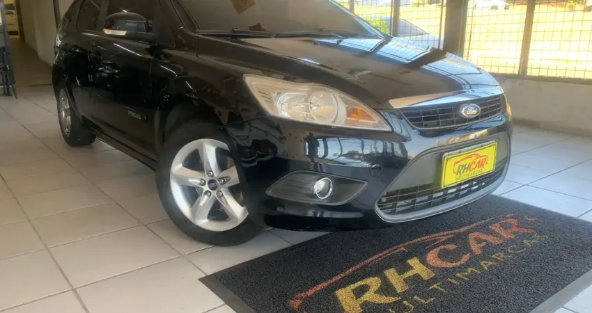 FORD FOCUS 2.0! MANUAL, CHAVE PRESENCIAL, STAR/STOP. MUITO CONFORTAVEL!