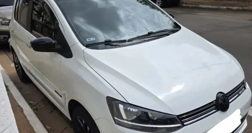 FOX CONNECT 1.6 FLEX! COMPLETO, CARRO POUCOS KM RODADOS!!!