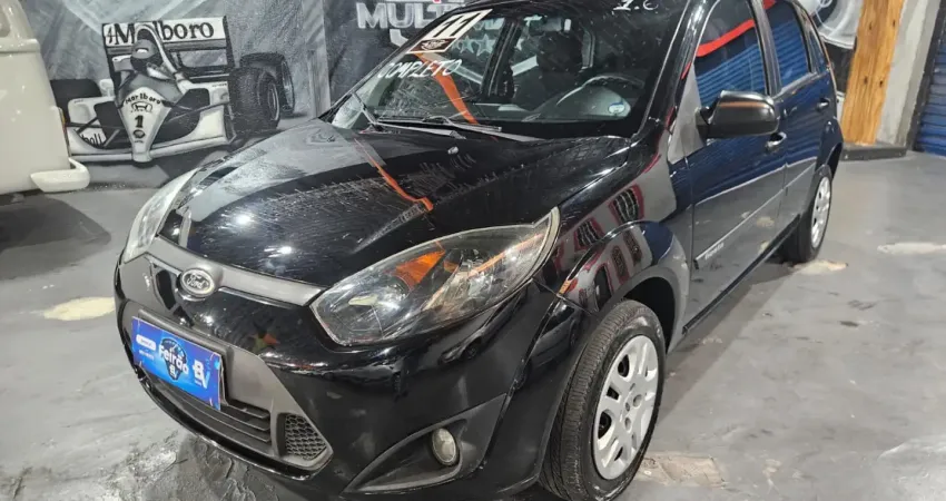ford fista 1,6 competo extremamente novo lindo carro