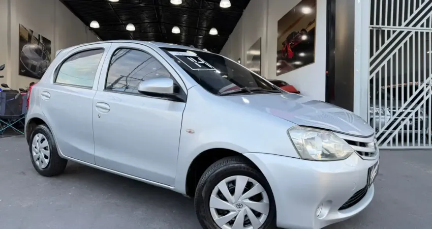 Toyota Etios X 1.3 2014