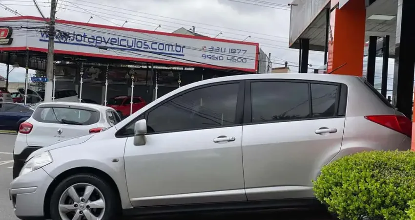 NISSAN TIIDA 18S FLEX 2012