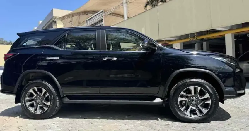 Toyota Hilux sw4 2025 2.8 d-4d turbo diesel srx platinum 7l 4x4 automático