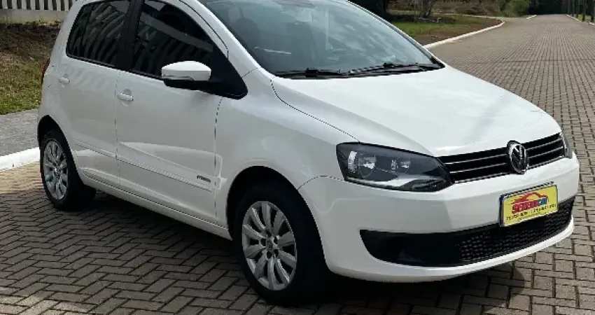 Fox 1.0 Tec Versão itrend completo  ano 2013 ótimo veiculo pra quem gosta de um carro alto