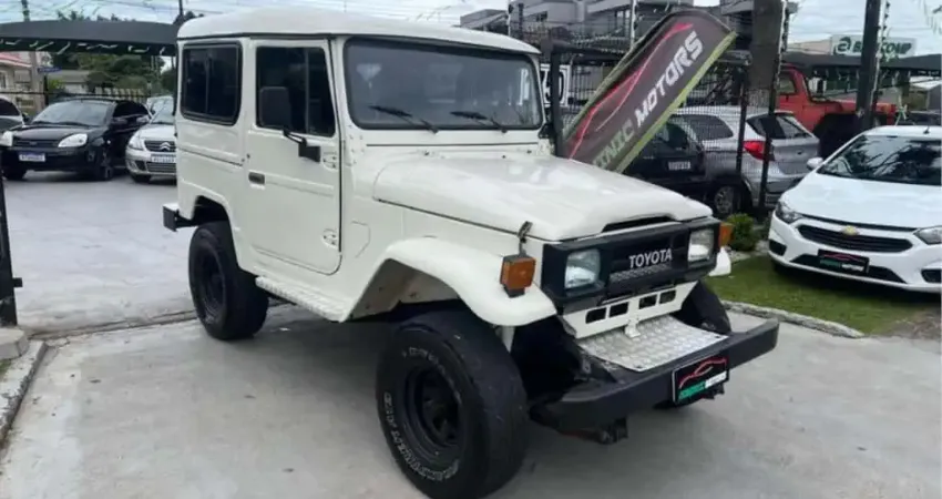 Toyota Bandeirante 1990 4.0 oj50lv 4x4 teto rigido diesel 2p manual