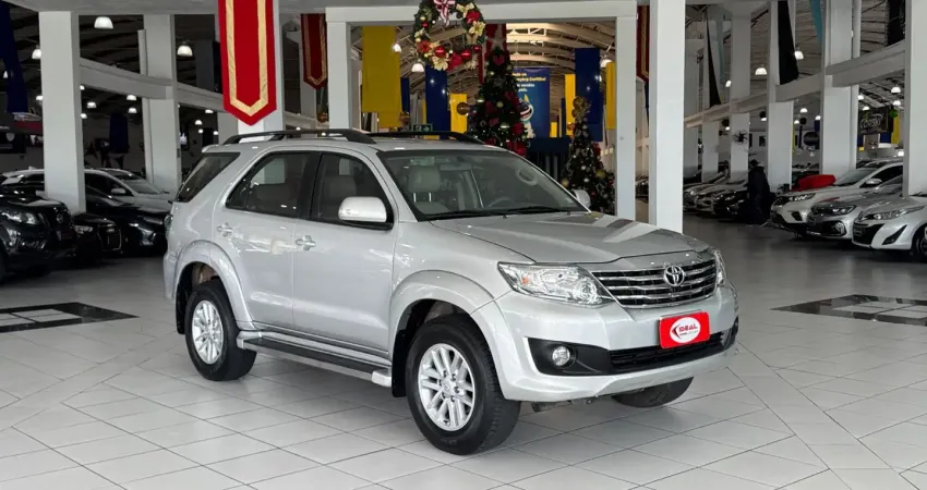 Sw4 ! Carro super espaçoso, fortissima , bom torque ! 7 lugares , e o melhor abaixo da fipe! 