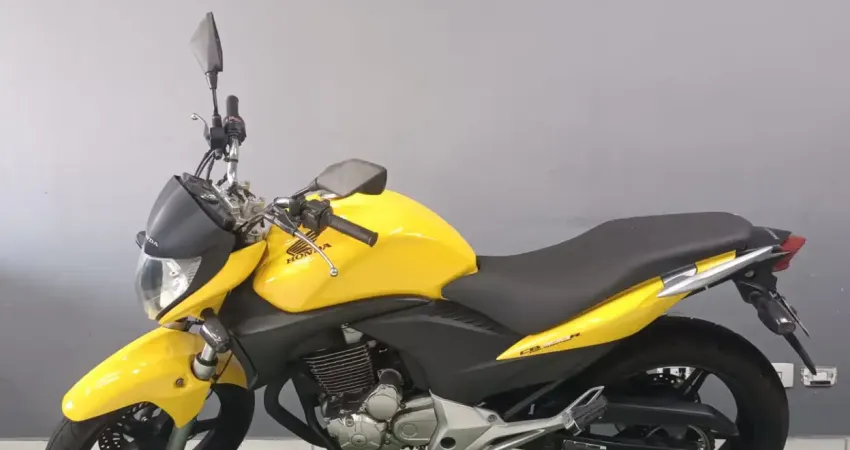 Honda - Cb 300R - Ano 2010.