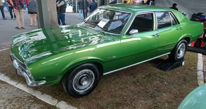 Ford Maverick SL 1974, 4 portas 6 cilindros, muito novo, impecável