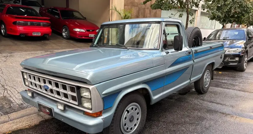 Ford F1000 1986 3.6, 6 cilindros, a álcool,  direção  hidráulica,  