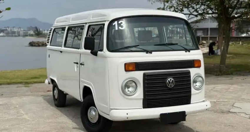 Volkswagen KOMBI KOMBI 1.4 LOTACAO MI TOTAL FLEX 8V