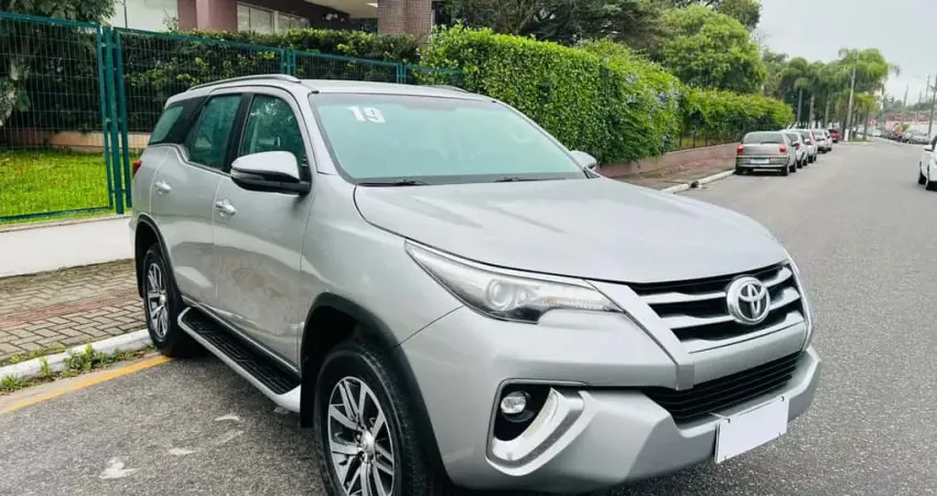 Toyota Hilux SW4 SRX 4x4 2.8 TDI 16V Dies. Aut.