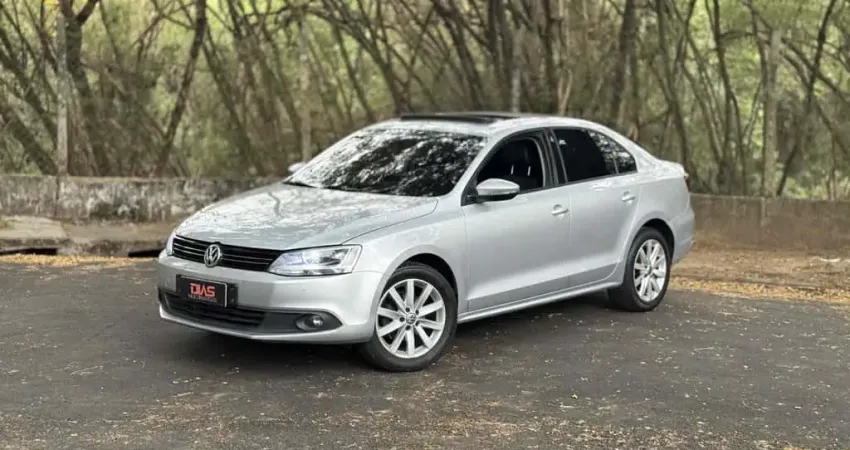 Volkswagen Jetta 2013 2.0 comfortline 120cv flex 4p tiptronic