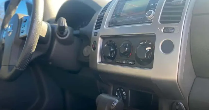 NISSAN FRONTIER LE 4X4 2013