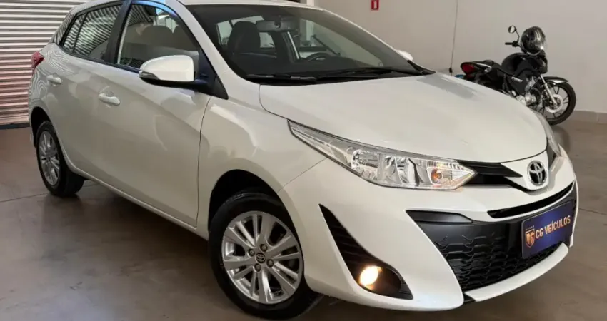 Yaris XL 1.3 Mec. Carro bem sonservado com garntia de 3 meses de motor e câmbio pela loja 