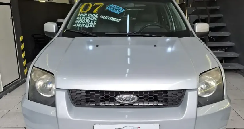 A EcoSport XLT automática 2007 é uma SUV compacta da Ford que combina conforto, praticidade e robust
