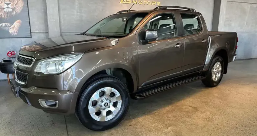 Chevrolet S-10 Pick-up LTZ 2.4 F.Power 4x2 CD  - Marrom - 2012/2013