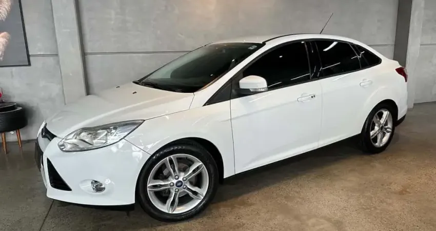 Ford Focus Sedan I/  SE AT 2.0T - Branca - 2013/2014