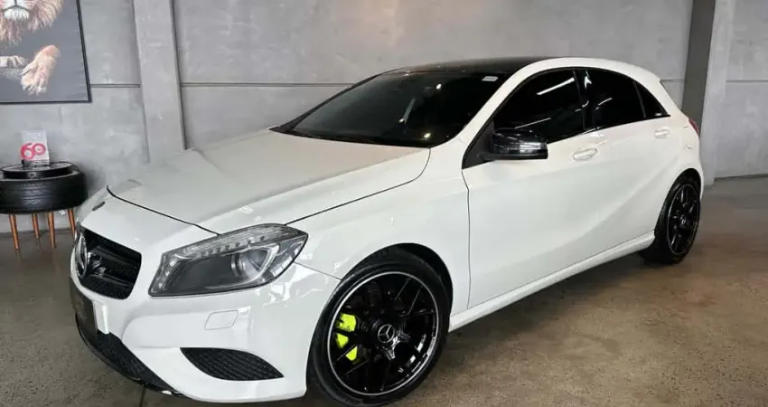Mercedes-Benz A 200 A200 - Branca - 2013/2014