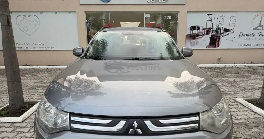 OUTLANDER 4x2 COM TETO SOLAR 2015