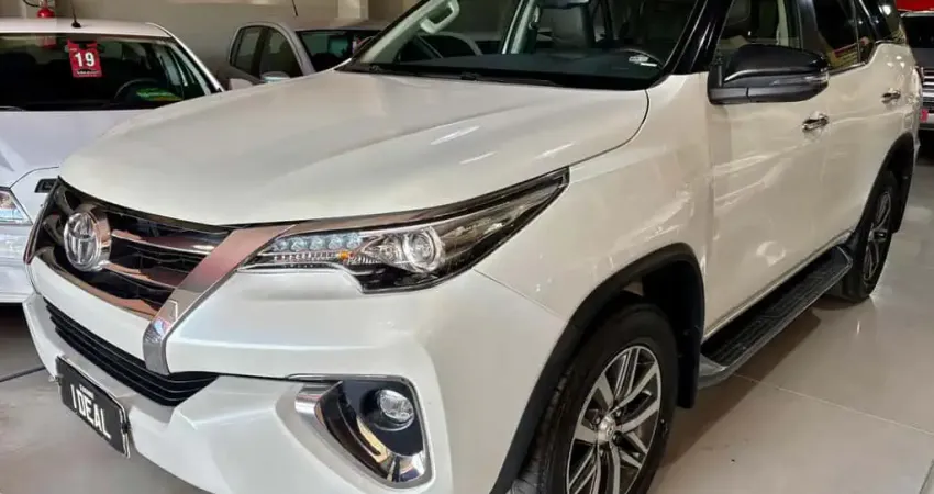 TOYOTA HILUX SWSRXA4FD 2019