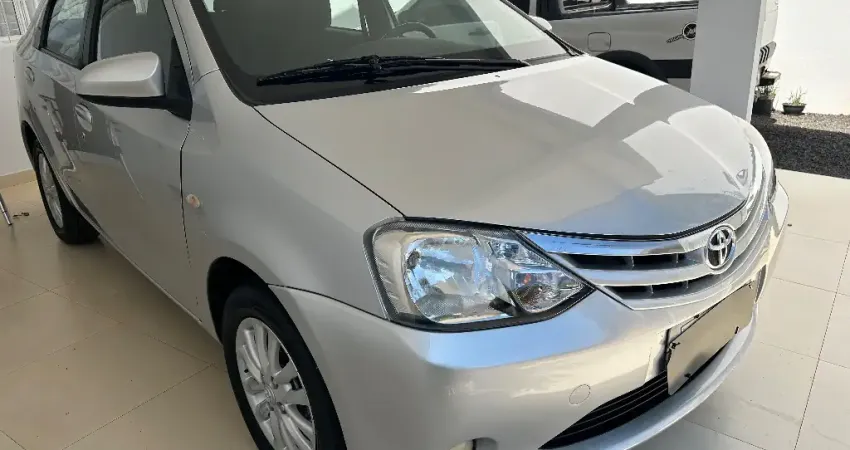 TOYOTA ETIOS XLS SEDAN 1.5 ANO 2014 COMPLETO