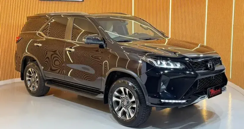 HILUX SW4 DIAMOND 2.8 C/ APENAS 16 MIL KM