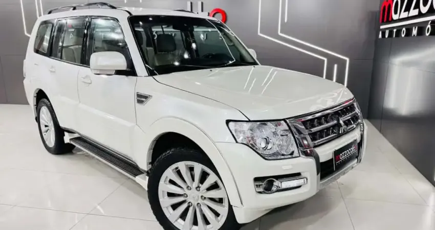 Mitsubishi Pajero HPE 3.2 4x4 T.I. Dies. 5p Aut.