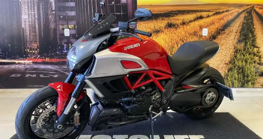 DUCATI DIAVEL 2011