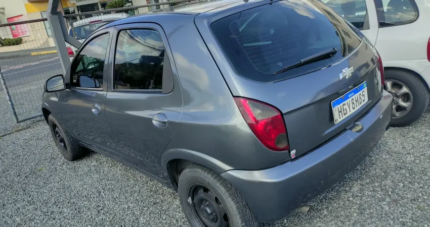 Celta LT 1.0 completo ar gelando bem a baixo da fip 