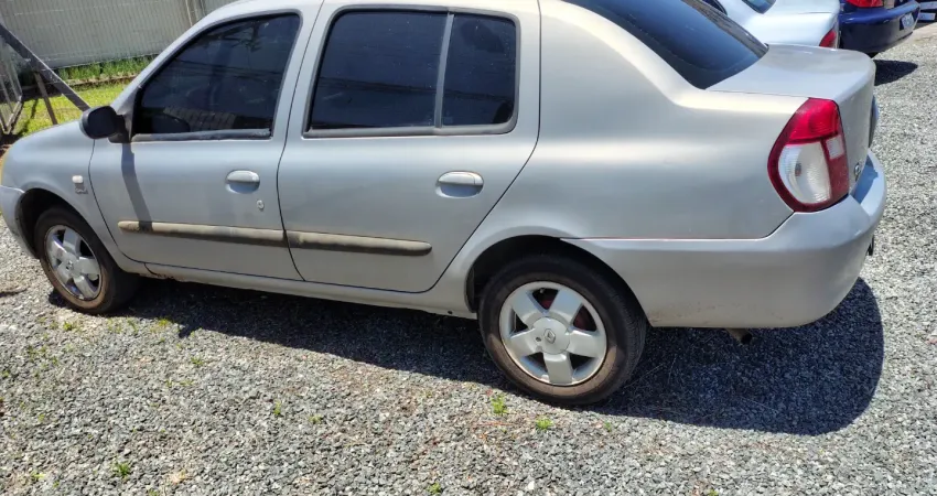Clio 1.0 sedan completo ar gelando repasse 