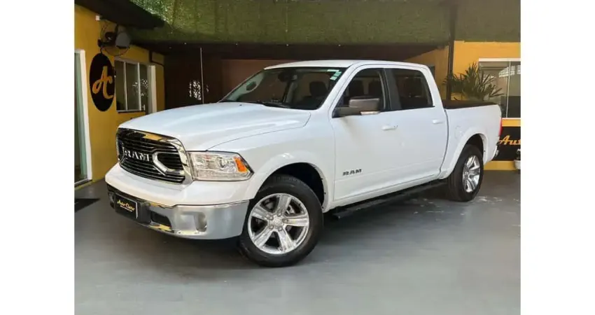Ram Classic 2023 5.7 v8 gasolina laramie cd 4x4 automático