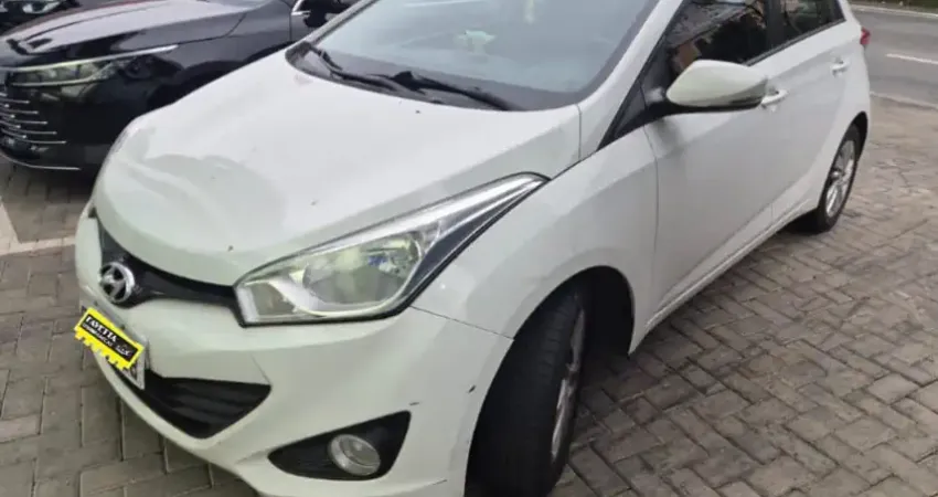 Veículo com Laudo Cautelar 100% aprovado, todo revisado, aceitamos o seu veículo como parte de pagam