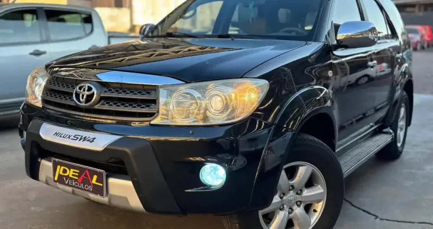 Toyota Hilux SW4 SR - Preta - 2010/2010