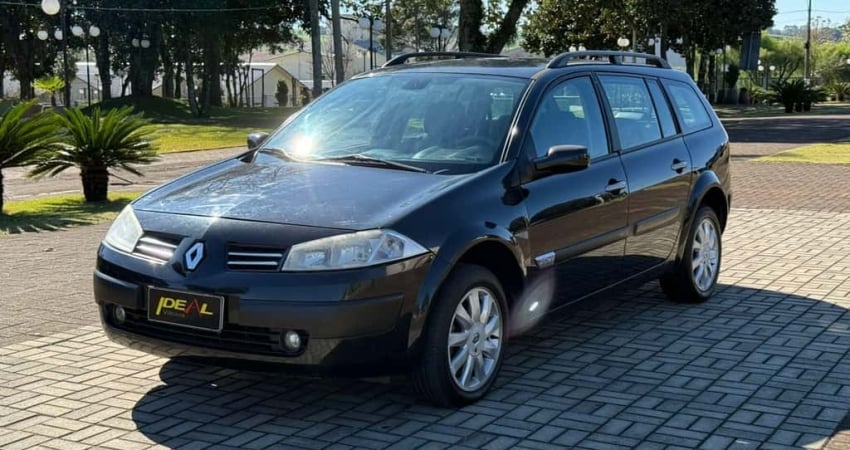 Renault Mégane Grand Tour Dynamique 2.0  - Preta - 2009/2010