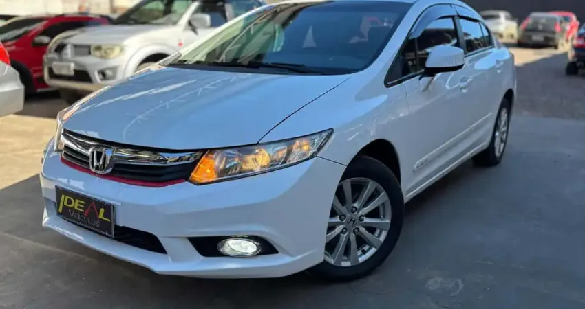 Honda Civic LXS 1.8 - Branca - 2015/2016