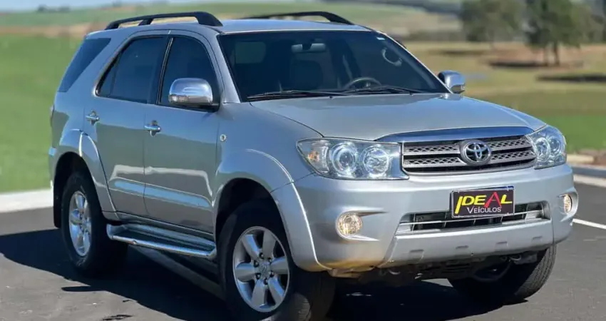 Toyota Hilux SW4 SR 4x2 2.7/ 2.7 Flex 16V Aut.  - Prata - 2010/2010