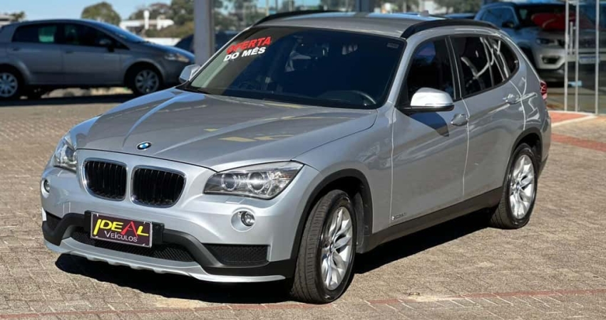 BMW X1 s20i  - Prata - 2014/2015