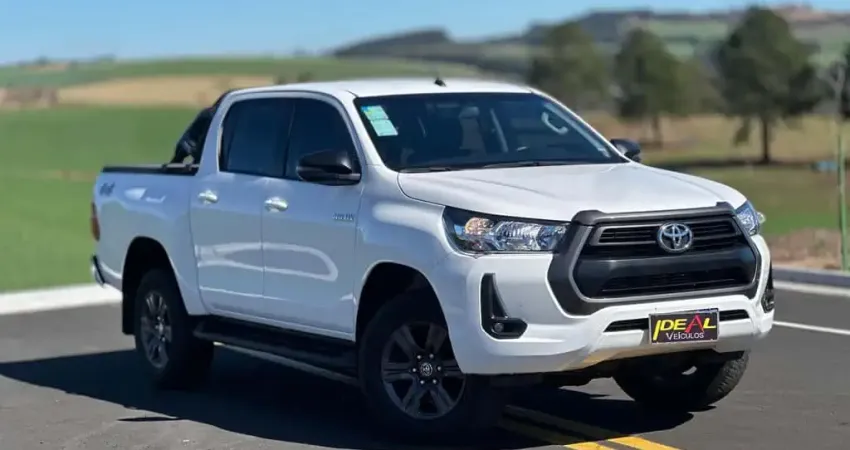 Toyota Hilux CDSR A4FD - Branca - 2023/2024