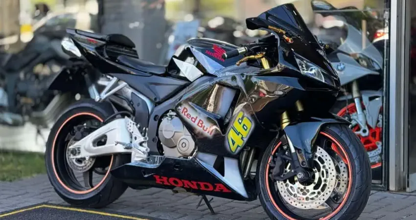 Honda CBR 600 RR  - Preta - 2006/2006