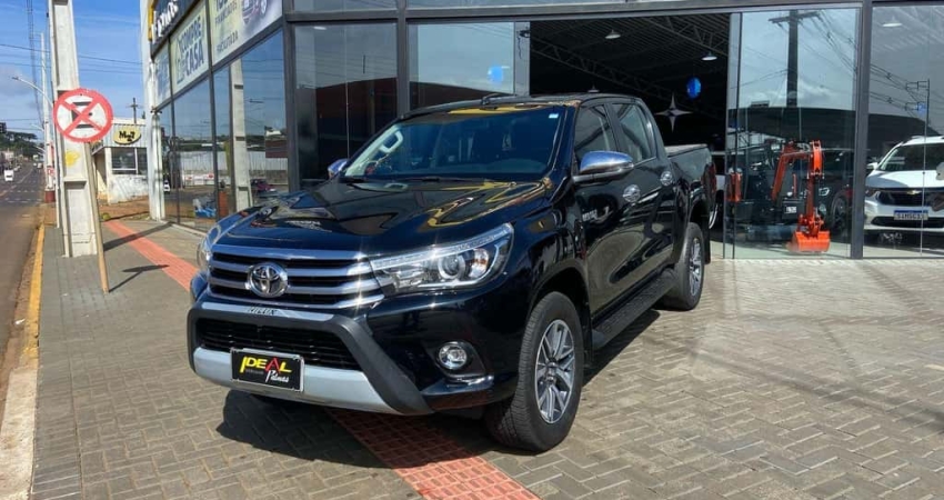 Toyota Hilux  SRX 4x4 - Preta - 2017/2018
