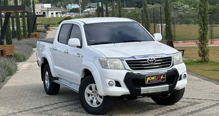Toyota Hilux CD SR 4x2 2.7 16V/2.7 Flex Aut.  - Branca - 2015/2015