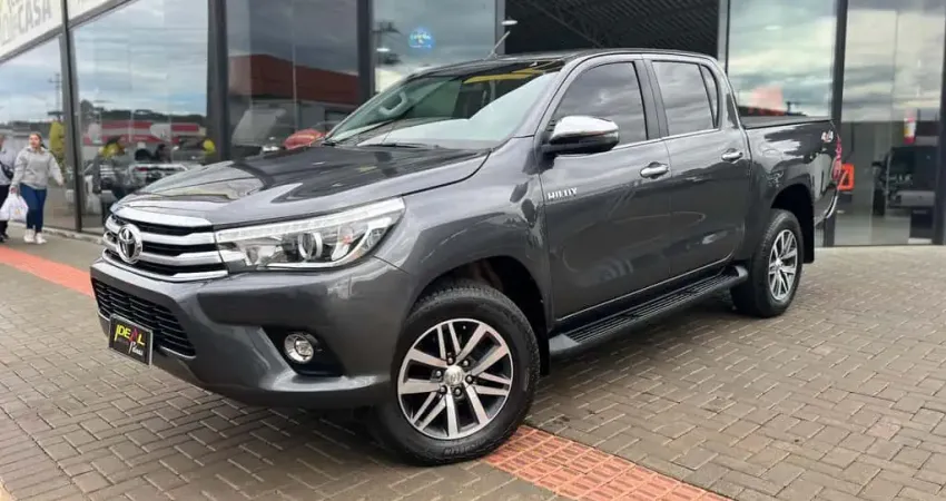 Toyota Hilux /  CDSRXA4FD - Cinza - 2018/2018