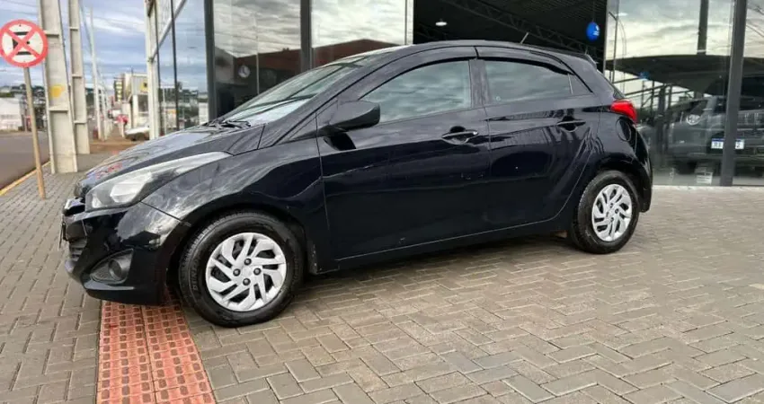 Hyundai HB20 Comfort - Preta - 2013/2014
