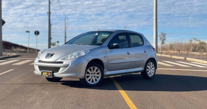 Peugeot 207 XR 1.4  - Prata - 2010/2011
