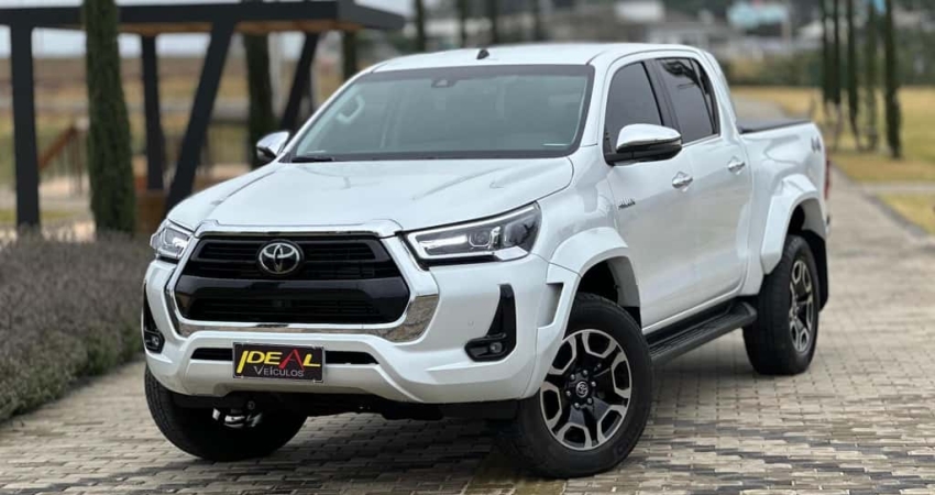 Toyota Hilux SRX PLUS - Branca - 2023/2024