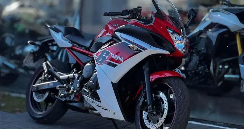 Yamaha XJ6 F - Vermelha - 2014/2015