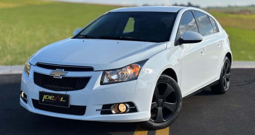 Chevrolet Cruze Sport LT 1.8 - Branca - 2013/2014