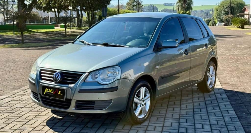 Volkswagen Polo 1.6 - Cinza - 2008/2009