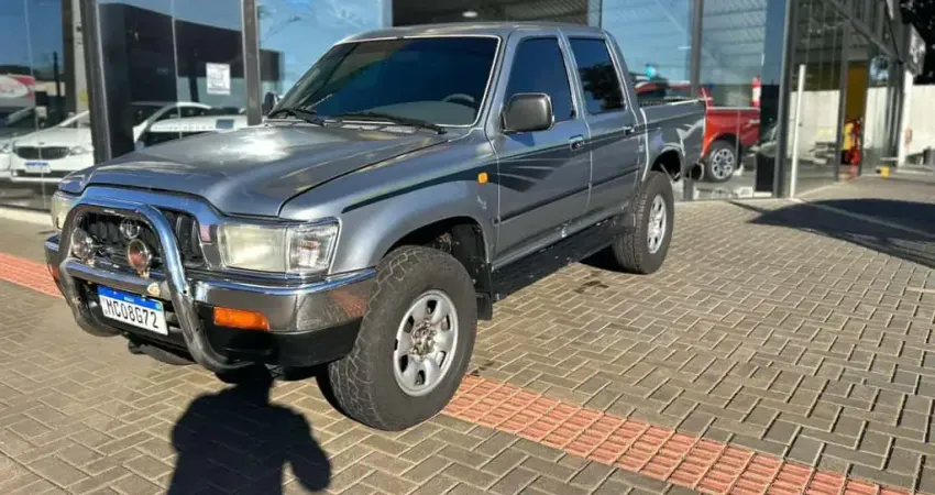 Toyota Hilux SR 4x4 3.0 Turbo Diesel  - Prata - 2002/2002