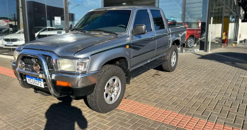 Toyota Hilux SR 4x4 3.0 Turbo Diesel  - Prata - 2002/2002