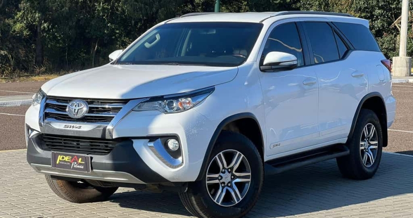 Toyota Hilux SW4 SR - Branca - 2017/2017